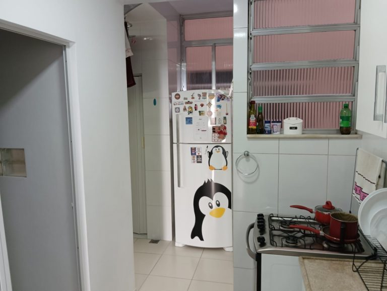 More em ótimo apartamento 2 dormitórios próximo ao estádio do Maracanã.