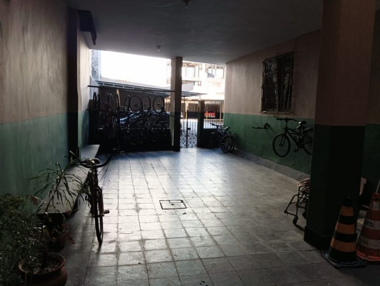 More em ótimo apartamento 2 dormitórios próximo ao estádio do Maracanã.