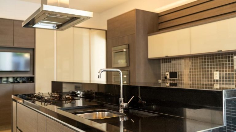 Casa Alto Padrão no Condomínio Santa Lúcia – Barra da Tijuca – Rio de Janeiro – RJ