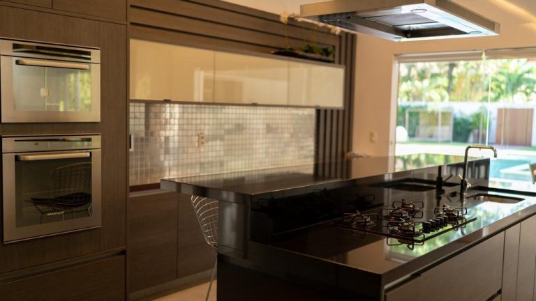 Casa Alto Padrão no Condomínio Santa Lúcia – Barra da Tijuca – Rio de Janeiro – RJ