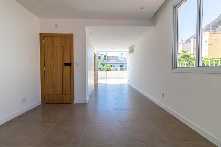 Excelente cobertura no Bairro Peixoto – Copacabana.