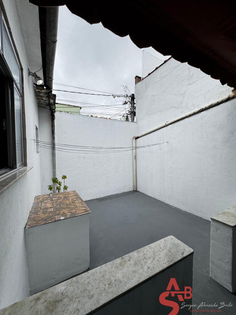 Ótima casa de vila em Campinho.