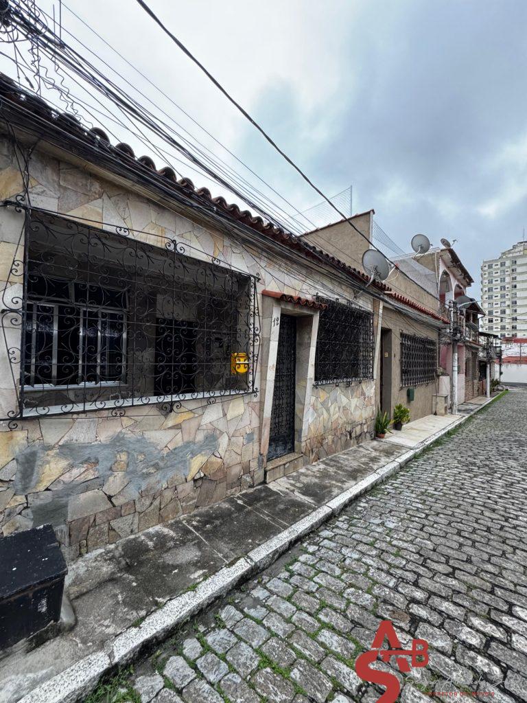 Ótima casa de vila em Campinho.