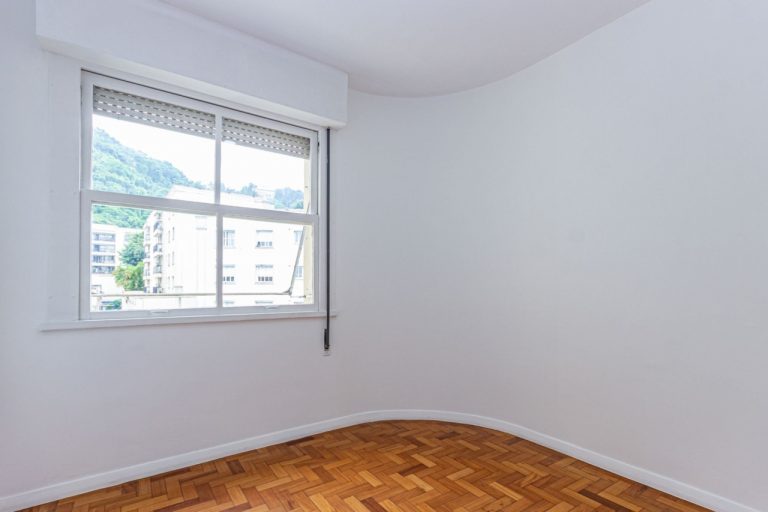 Botafogo – Frente – 3 Quartos 1 suíte – 1 Vaga