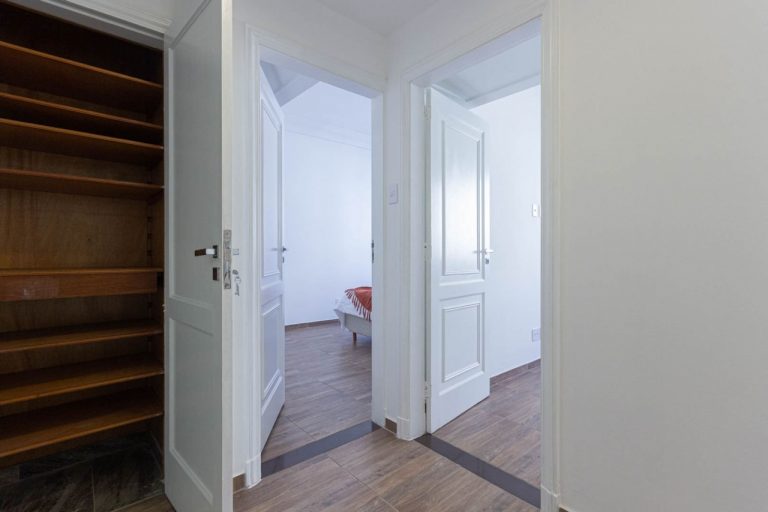 Laranjeiras – Frente – 2 Quartos 1 Vaga