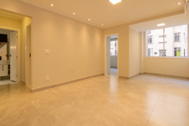 Copacabana – Fundos – 2 Quartos – 75M²