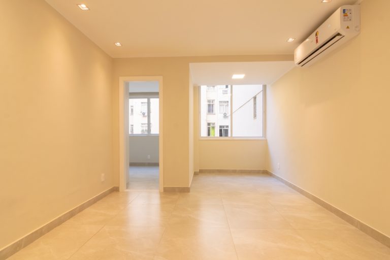 Copacabana – Fundos – 2 Quartos – 75M²