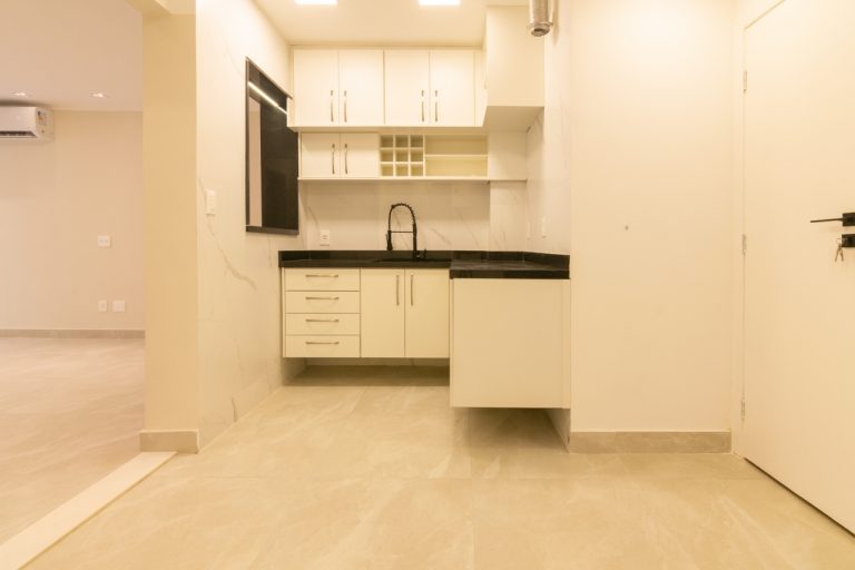 Copacabana – Fundos – 2 Quartos – 75M²