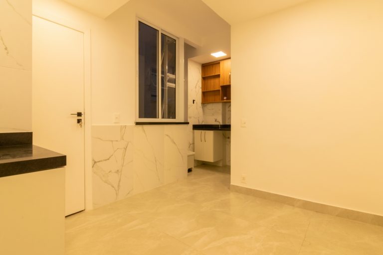 Copacabana – Fundos – 2 Quartos – 75M²