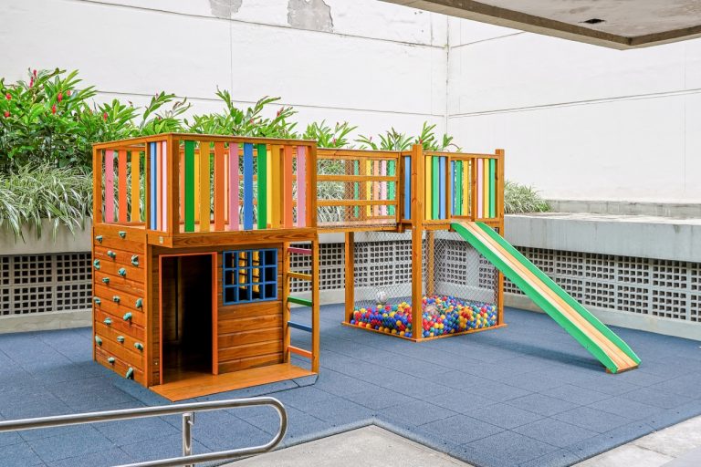 Lagoa – Fonte da Saudade – Fundos – 3 Quartos 1 Vaga