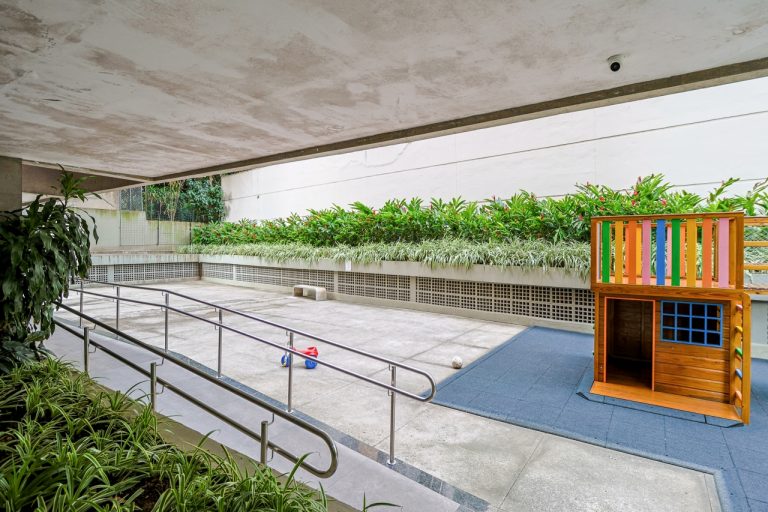 Lagoa – Fonte da Saudade – Fundos – 3 Quartos 1 Vaga