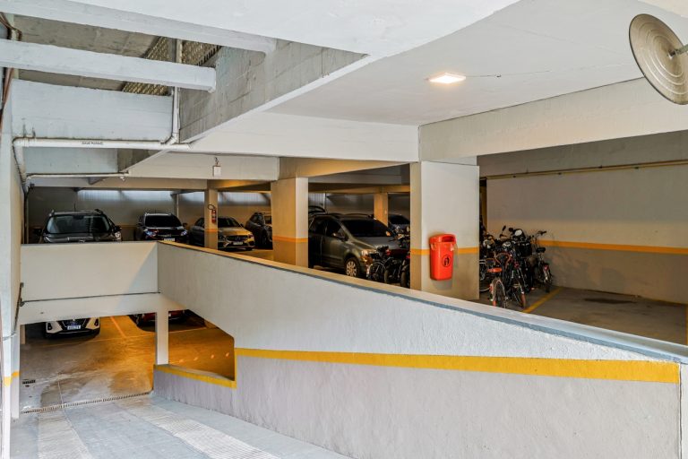 Lagoa – Fonte da Saudade – Fundos – 3 Quartos 1 Vaga