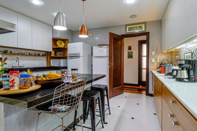 Copacabana – Posto 4 – Frente – 4 Quartos – 1 Vaga Escritura