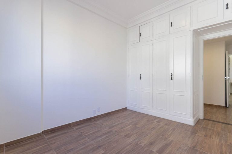 Laranjeiras – Frente – 2 Quartos 1 Vaga