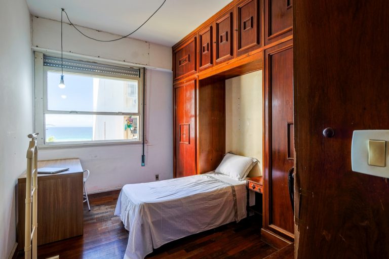 Leblon – Frente – 187M² – 4 Quartos 1 Suíte, 3 Banheiros, 2 Vagas escritura