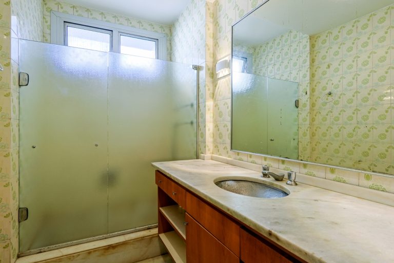 Leblon – Frente – 187M² – 4 Quartos 1 Suíte, 3 Banheiros, 2 Vagas escritura