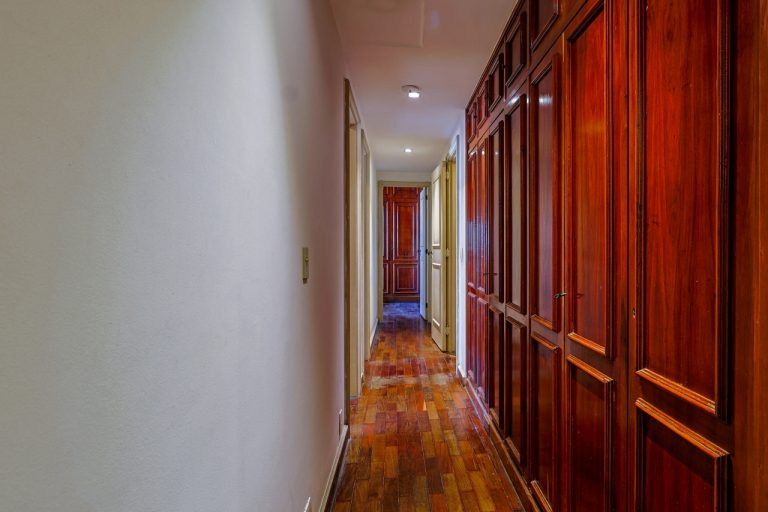 Leblon – Frente – 187M² – 4 Quartos 1 Suíte, 3 Banheiros, 2 Vagas escritura