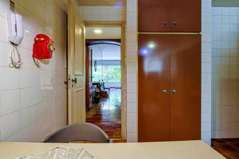 Leblon – Frente – 187M² – 4 Quartos 1 Suíte, 3 Banheiros, 2 Vagas escritura