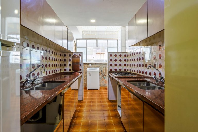 Leblon – Frente – 187M² – 4 Quartos 1 Suíte, 3 Banheiros, 2 Vagas escritura