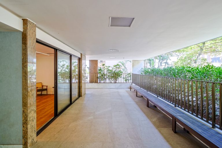 Leblon – Frente – 187M² – 4 Quartos 1 Suíte, 3 Banheiros, 2 Vagas escritura