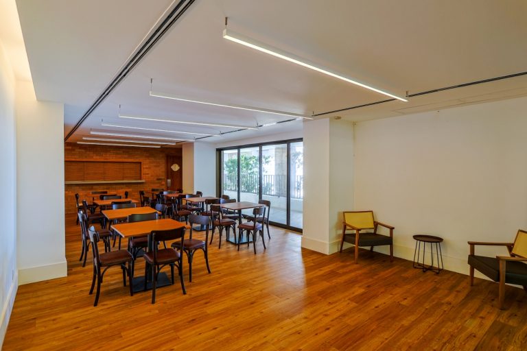 Leblon – Frente – 187M² – 4 Quartos 1 Suíte, 3 Banheiros, 2 Vagas escritura