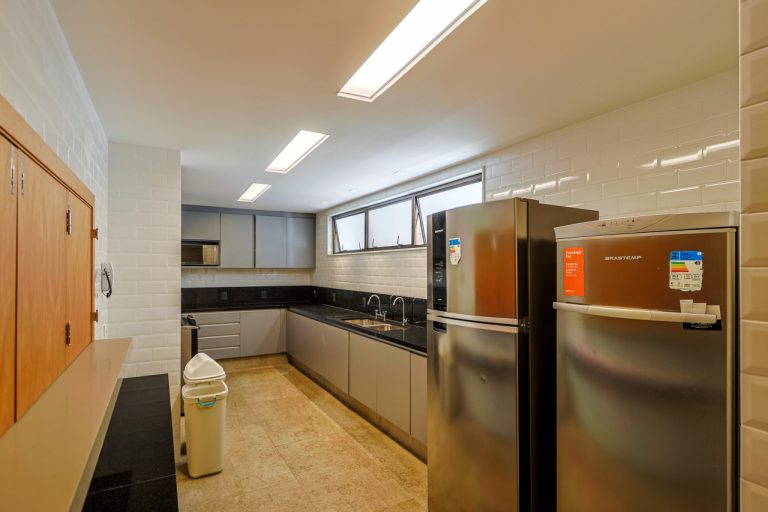 Leblon – Frente – 187M² – 4 Quartos 1 Suíte, 3 Banheiros, 2 Vagas escritura