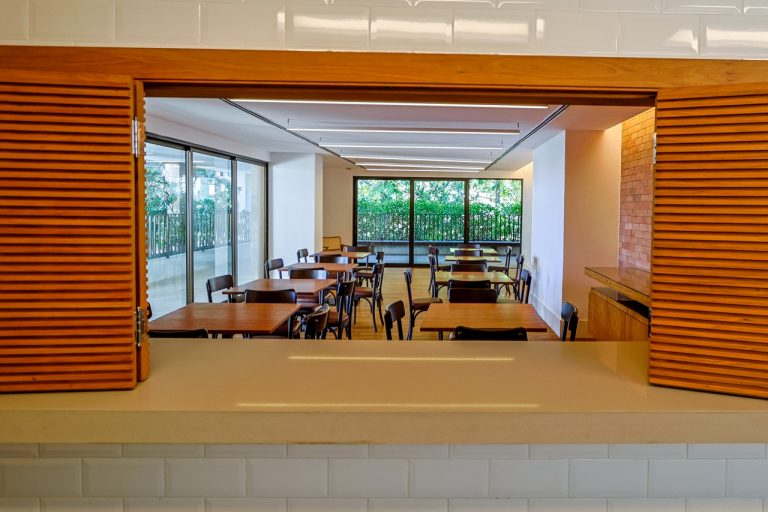 Leblon – Frente – 187M² – 4 Quartos 1 Suíte, 3 Banheiros, 2 Vagas escritura