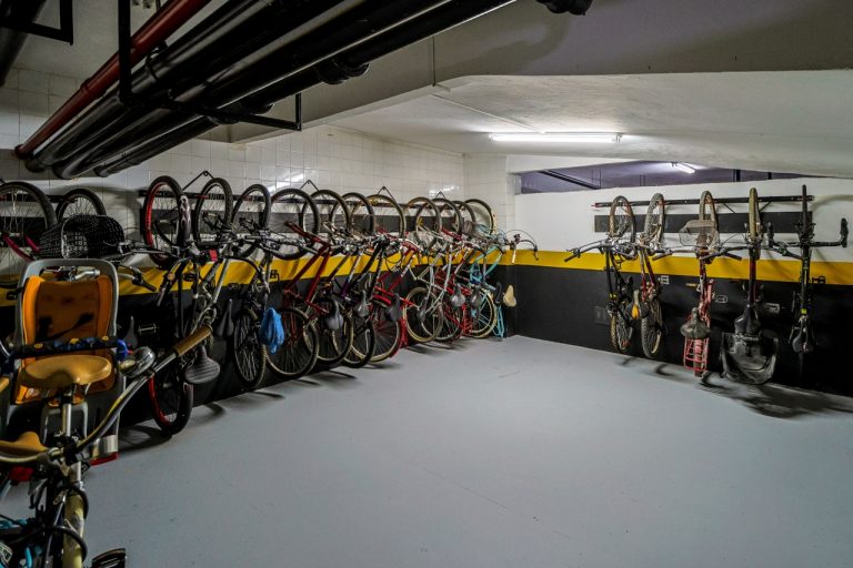 Leblon – Frente – 187M² – 4 Quartos 1 Suíte, 3 Banheiros, 2 Vagas escritura