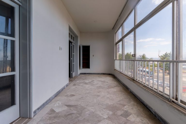 Copacabana – Av. Atlântica – Frente – 3 quartos 1 Suíte – 1 Vaga