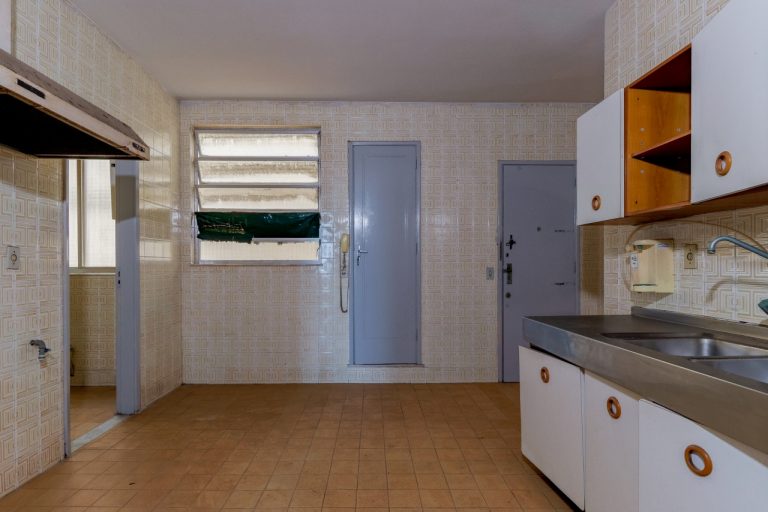 Copacabana – Av. Atlântica – Frente – 3 quartos 1 Suíte – 1 Vaga