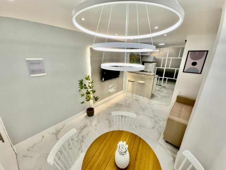 Centro – Quarto e Sala – 41m² – Porteira Fechada