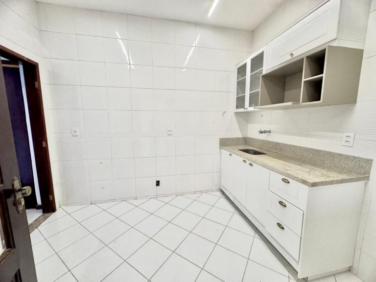 Vargem Grande – Casa em Condomínio Fechado – 4 Quartos 2 Suítes