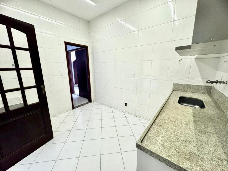 Vargem Grande – Casa em Condomínio Fechado – 4 Quartos 2 Suítes