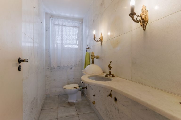 Copanema – Frente – 3 Quartos 1 Suíte – 2 Vagas Escritura – 220m²