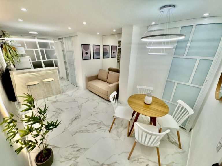 Centro – Quarto e Sala – 41m² – Porteira Fechada