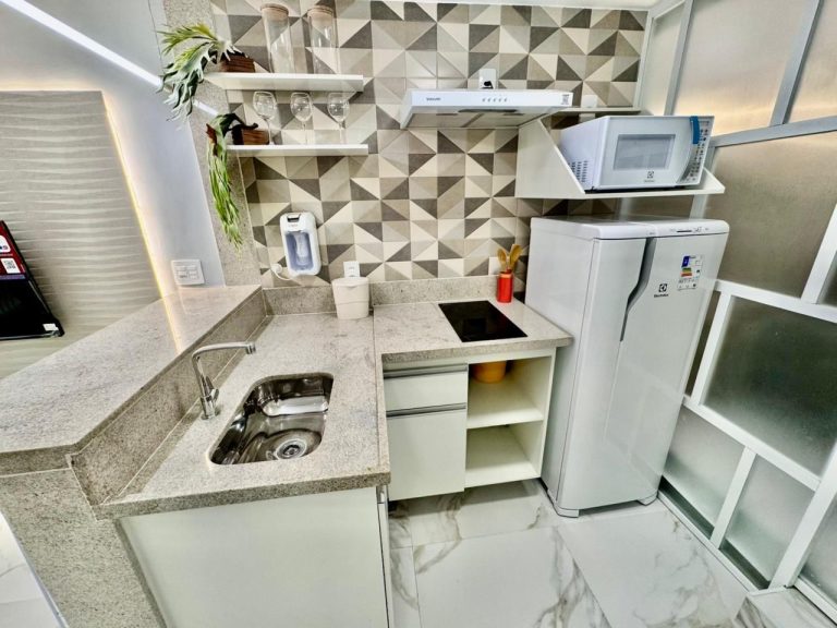 Centro – Quarto e Sala – 41m² – Porteira Fechada