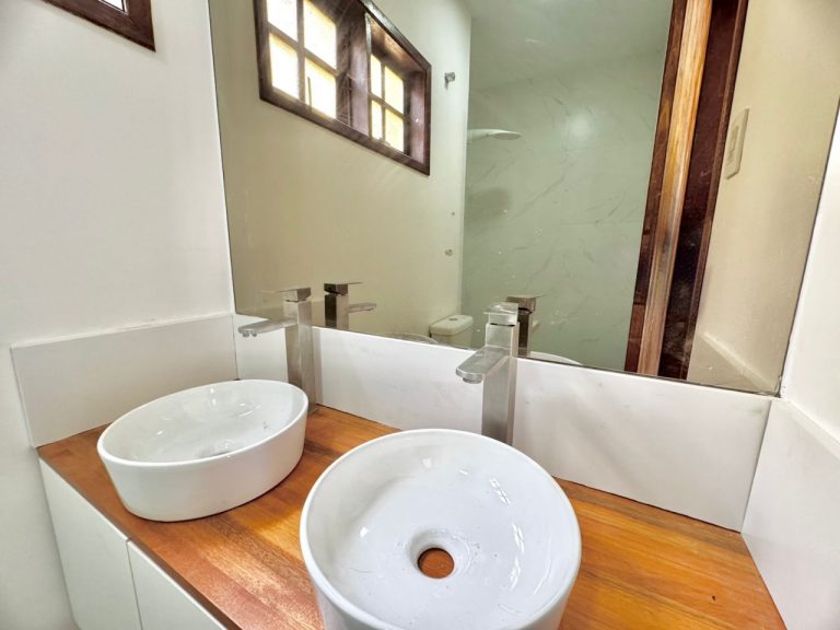 Vargem Grande – Casa em Condomínio Fechado – 4 Quartos 2 Suítes