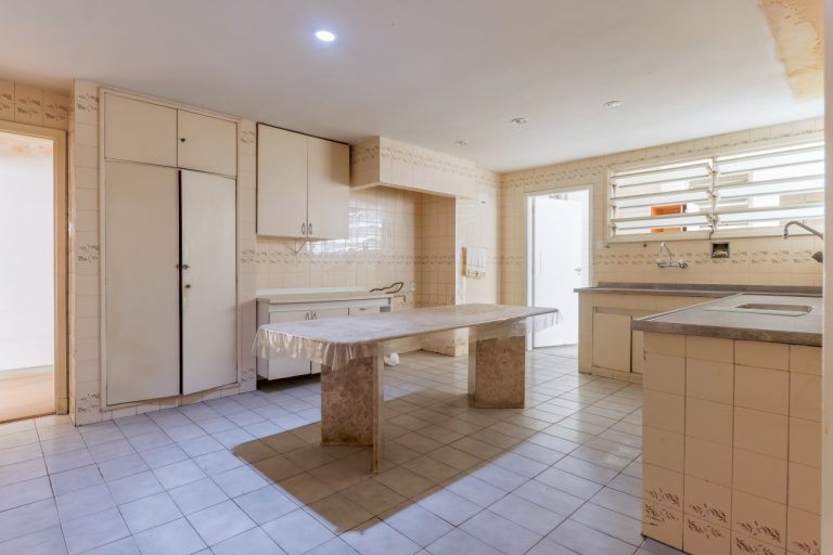 Copanema – Frente – 3 Quartos 1 Suíte – 2 Vagas Escritura – 220m²