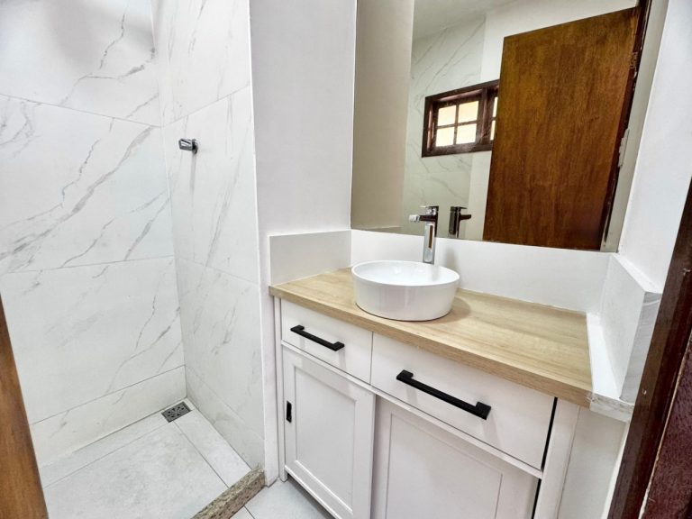 Vargem Grande – Casa em Condomínio Fechado – 4 Quartos 2 Suítes