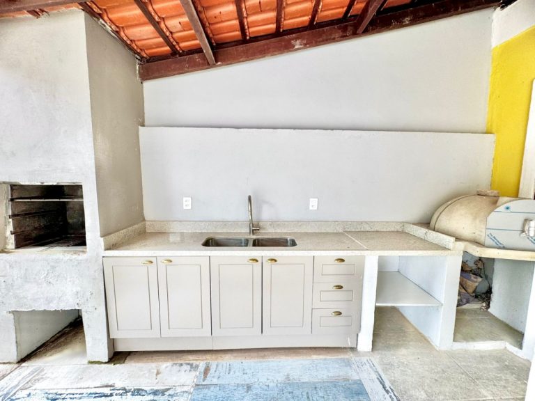 Vargem Grande – Casa em Condomínio Fechado – 4 Quartos 2 Suítes