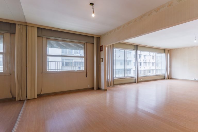 Copanema – Frente – 3 Quartos 1 Suíte – 2 Vagas Escritura – 220m²