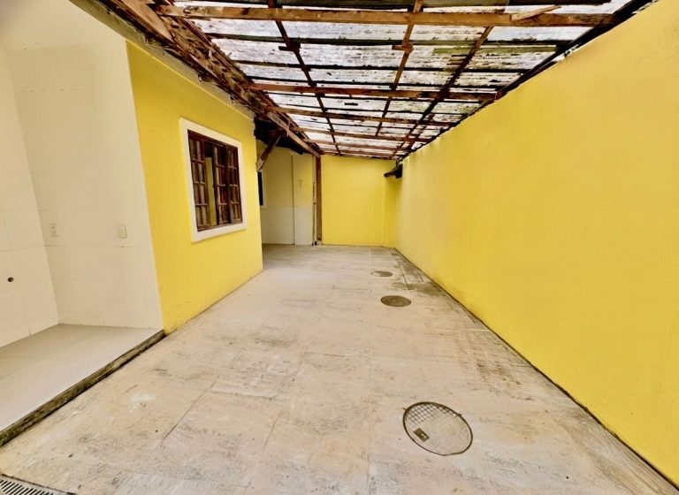 Vargem Grande – Casa em Condomínio Fechado – 4 Quartos 2 Suítes