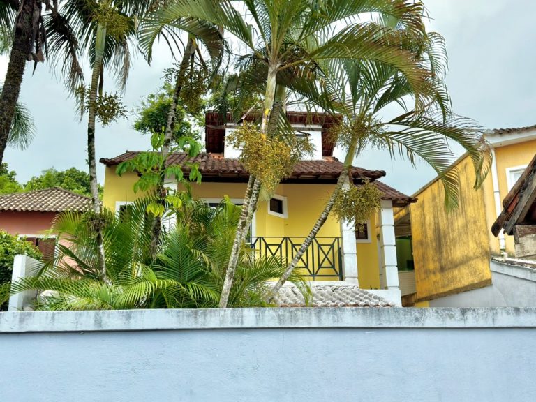 Vargem Grande – Casa em Condomínio Fechado – 4 Quartos 2 Suítes