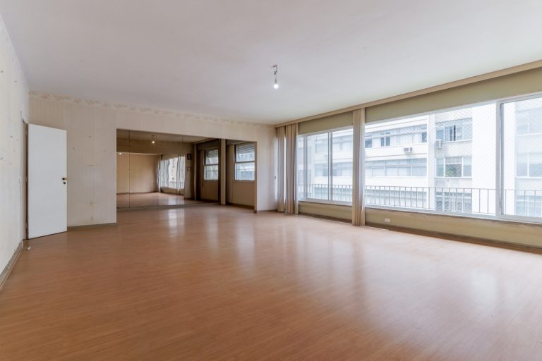 Copanema – Frente – 3 Quartos 1 Suíte – 2 Vagas Escritura – 220m²