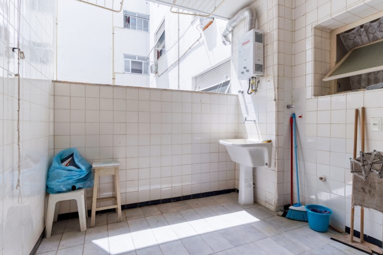 Copanema – Frente – 3 Quartos 1 Suíte – 2 Vagas Escritura – 220m²