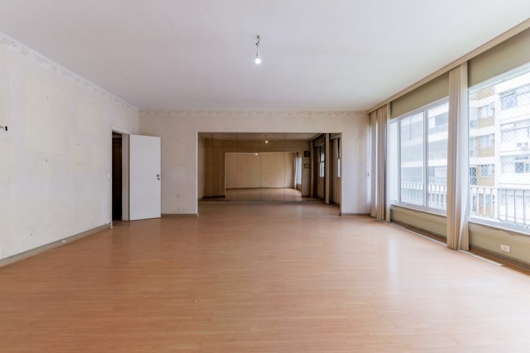 Copanema – Frente – 3 Quartos 1 Suíte – 2 Vagas Escritura – 220m²