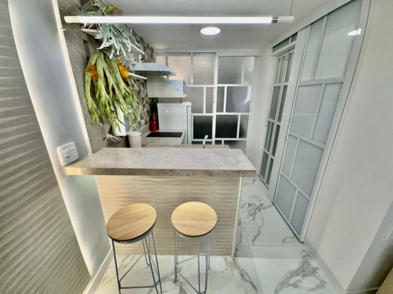 Centro – Quarto e Sala – 41m² – Porteira Fechada