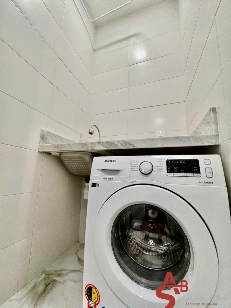 Centro – Quarto e Sala – 41m² – Porteira Fechada