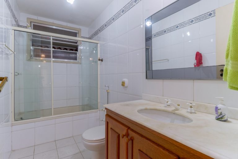 Copanema – Frente – 3 Quartos 1 Suíte – 2 Vagas Escritura – 220m²