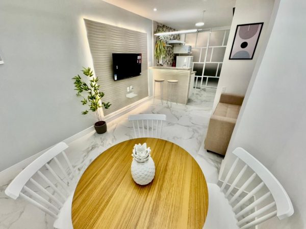 Centro – Quarto e Sala – 41m² – Porteira Fechada